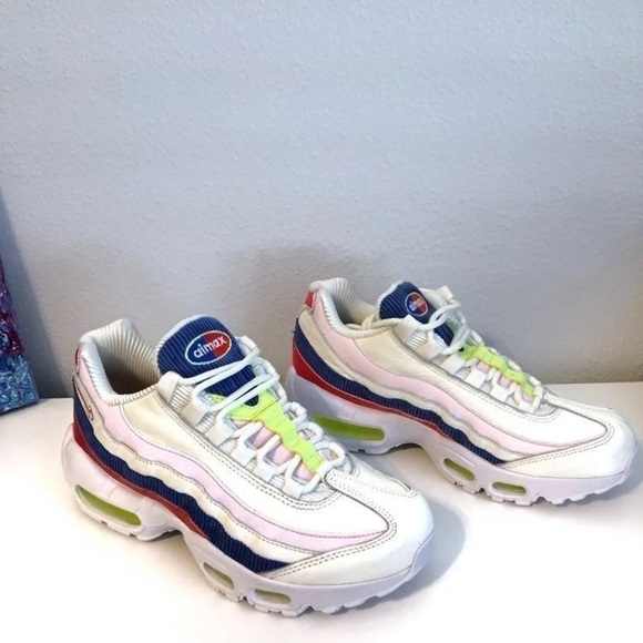 Nike Shoes - Nike Air Max 95 Corduroy SE 6 NWOT